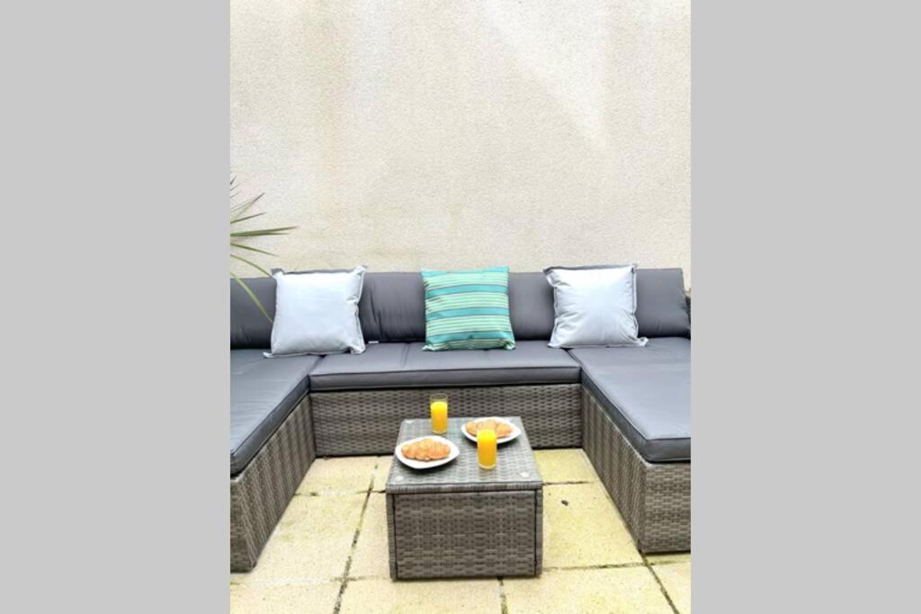 Luna Beach - Luxury Carbis Bay Apartment + Parking المظهر الخارجي الصورة